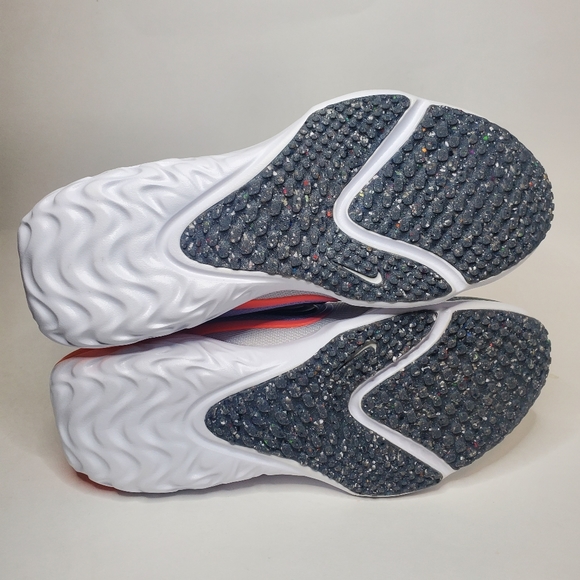 NEW Nike Run Flow Big Kids' Running Shoes [DR0472-002] Kids 6.5y , Womens Size 8 - Picture 10 of 10